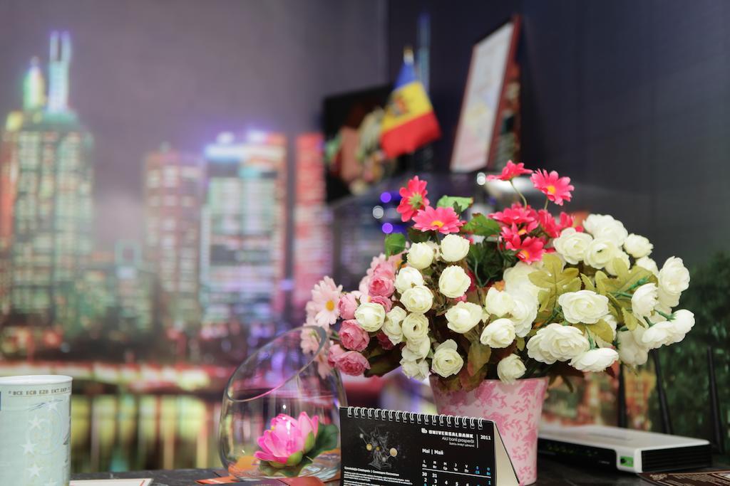 Imperial Hotel Chisinau Bagian luar foto