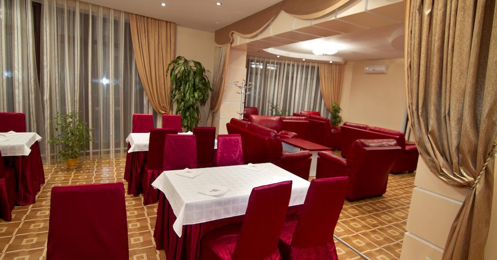 Imperial Hotel Chisinau Bagian luar foto