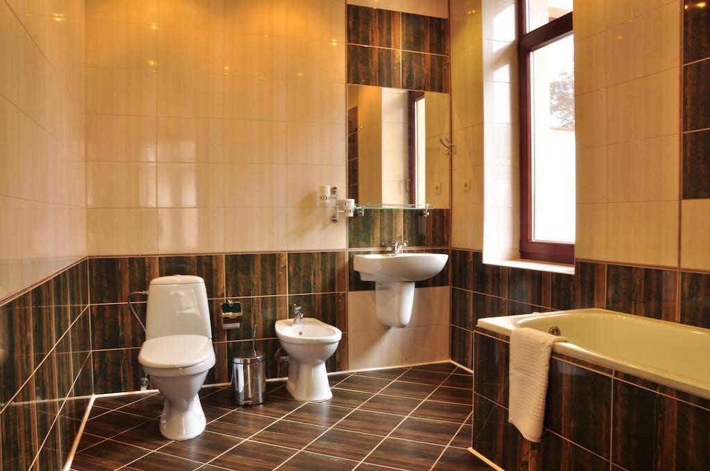 Imperial Hotel Chisinau Bagian luar foto