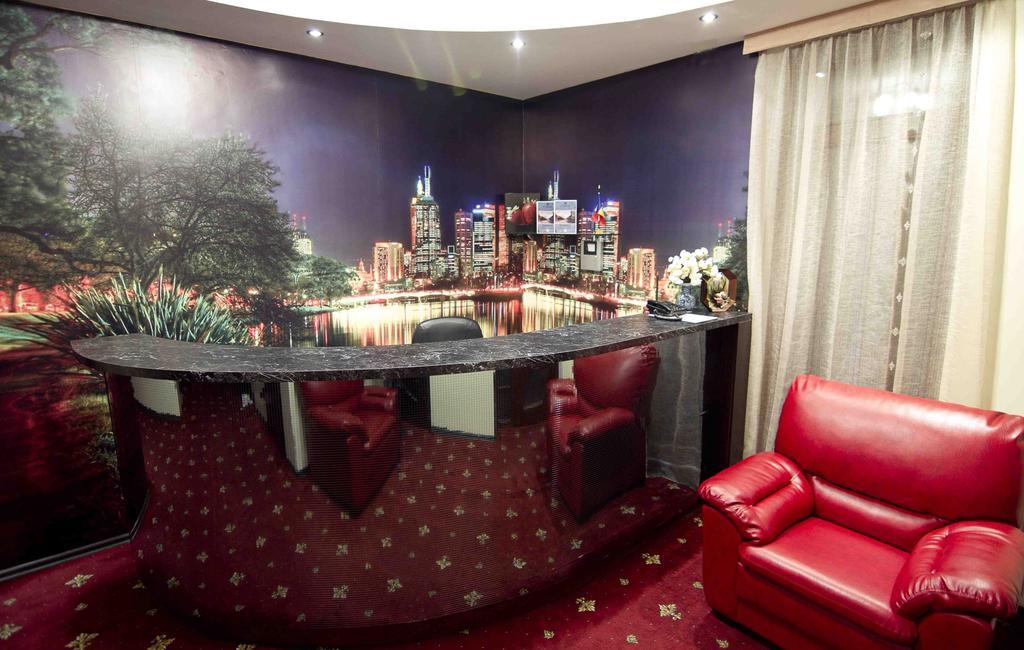 Imperial Hotel Chisinau Bagian luar foto